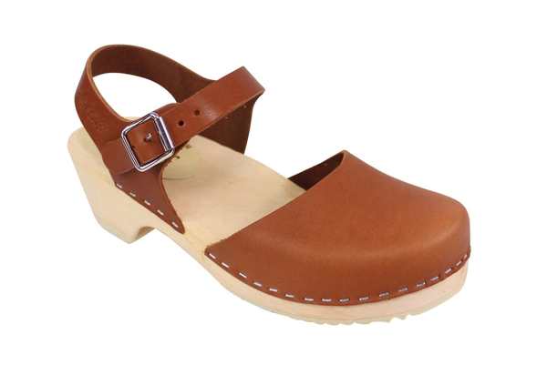 Not fashionable but I want clog boots