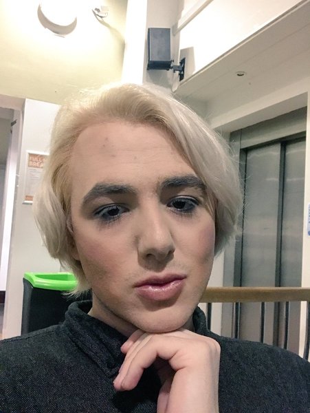 AIBU to miss duck face?