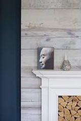 Navy painted wall in living room?