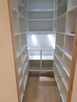 Does any one have a kitchen with only floor units no wall units...