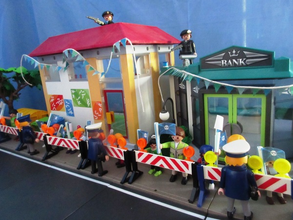 It will be the second Royal Wedding of the year for the Playmobil people in our house...