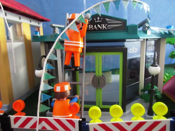 It will be the second Royal Wedding of the year for the Playmobil people in our house...