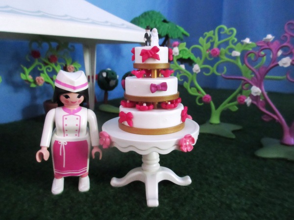 It will be the second Royal Wedding of the year for the Playmobil people in our house...
