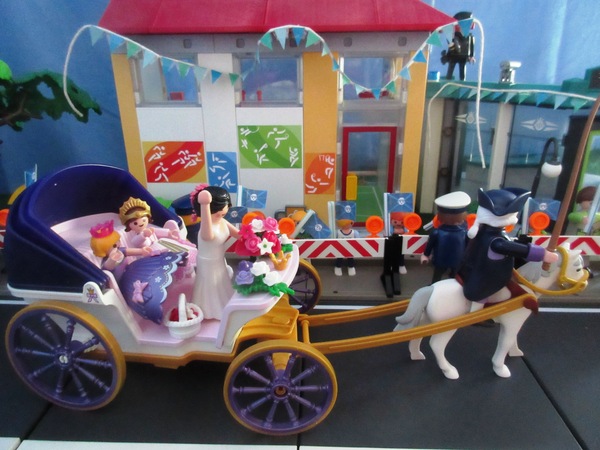 It will be the second Royal Wedding of the year for the Playmobil people in our house...