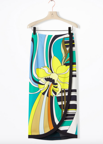 What top with this skirt?