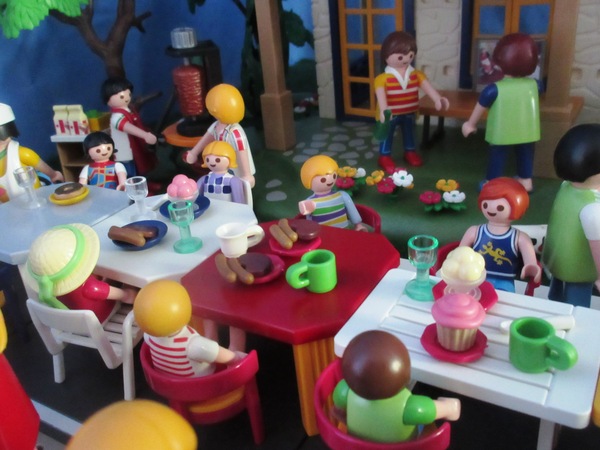 It will be the second Royal Wedding of the year for the Playmobil people in our house...