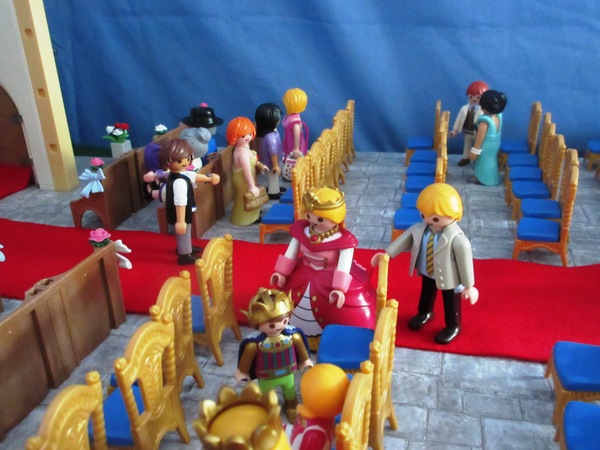 It will be the second Royal Wedding of the year for the Playmobil people in our house...