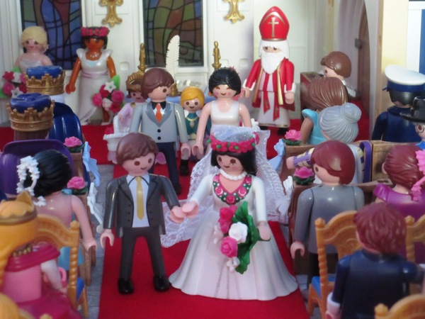 It will be the second Royal Wedding of the year for the Playmobil people in our house...
