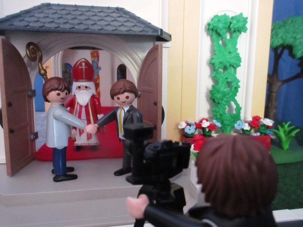 It will be the second Royal Wedding of the year for the Playmobil people in our house...