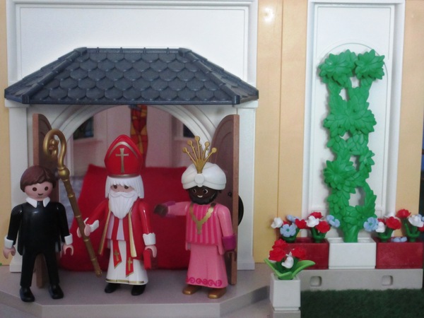 It will be the second Royal Wedding of the year for the Playmobil people in our house...