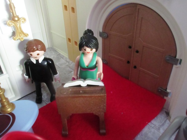 It will be the second Royal Wedding of the year for the Playmobil people in our house...