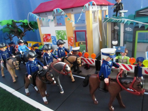 It will be the second Royal Wedding of the year for the Playmobil people in our house...