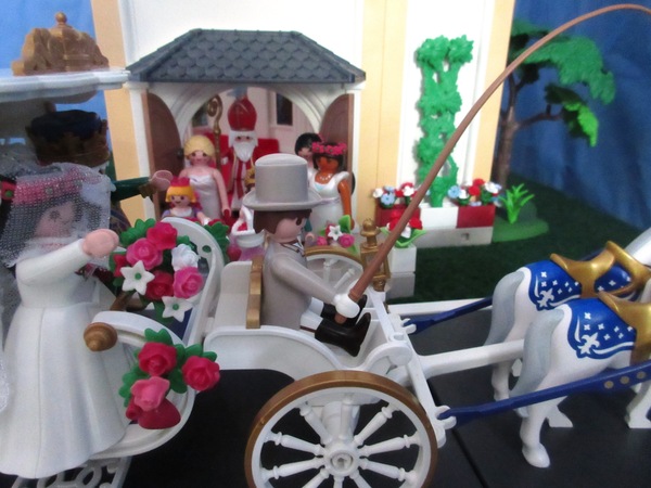 It will be the second Royal Wedding of the year for the Playmobil people in our house...