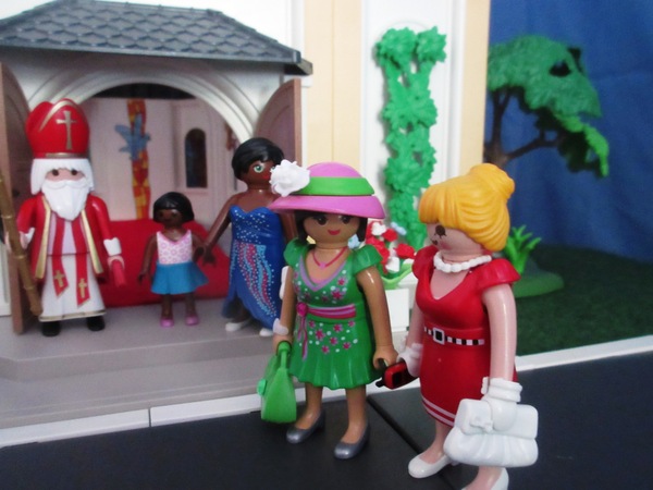 It will be the second Royal Wedding of the year for the Playmobil people in our house...