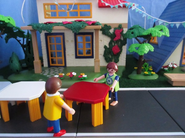 It will be the second Royal Wedding of the year for the Playmobil people in our house...