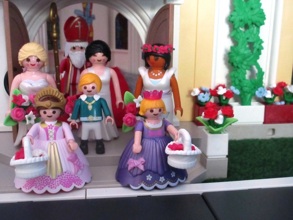 It will be the second Royal Wedding of the year for the Playmobil people in our house...