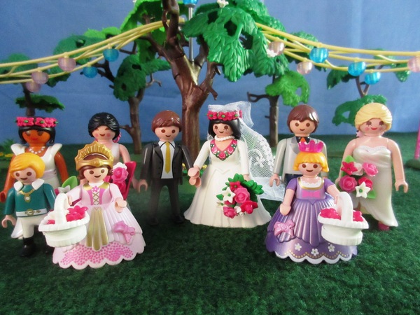 It will be the second Royal Wedding of the year for the Playmobil people in our house...