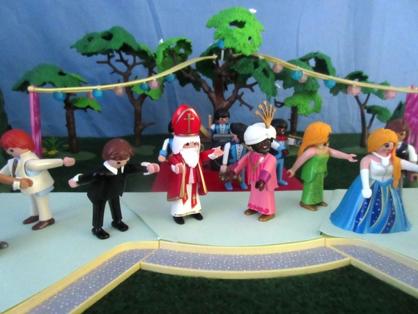 It will be the second Royal Wedding of the year for the Playmobil people in our house...