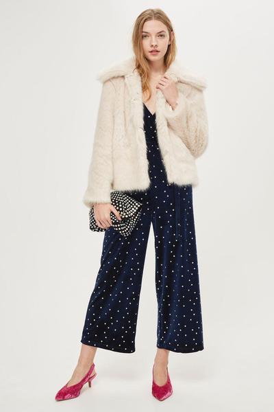 Help finding fur coats!