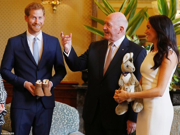 Royal Style and Gossip: The Sussexes Down Under; Meghan is glowing