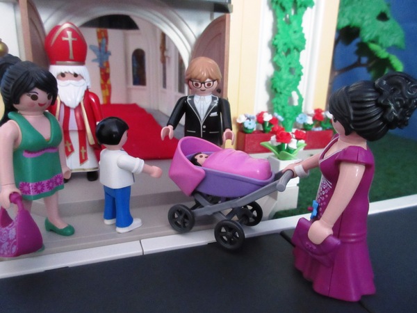 It will be the second Royal Wedding of the year for the Playmobil people in our house...