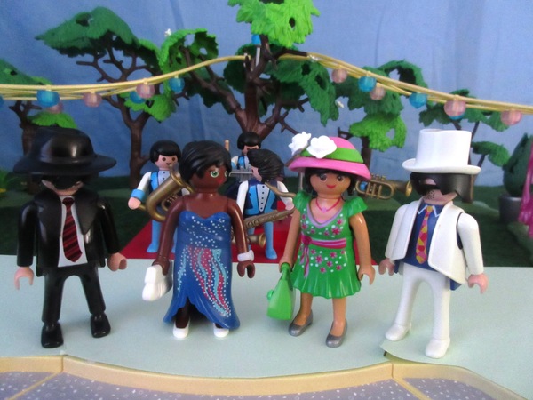 It will be the second Royal Wedding of the year for the Playmobil people in our house...