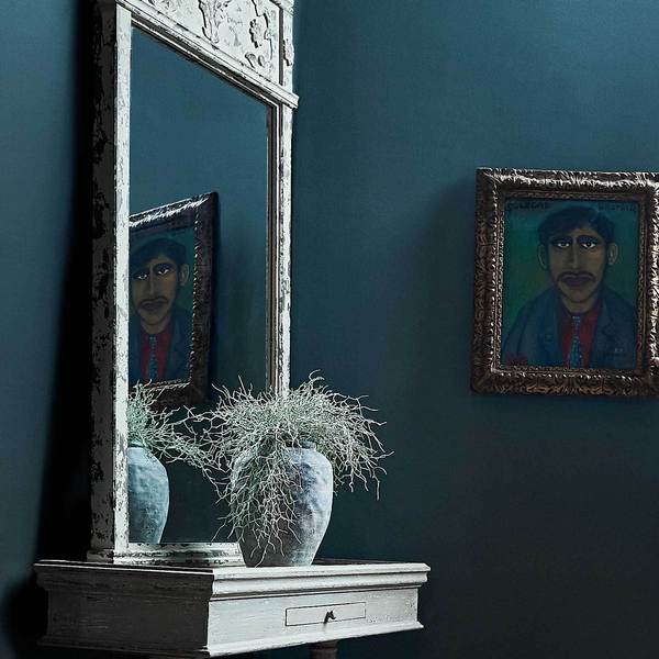 Dark/rich paint colour for my lounge