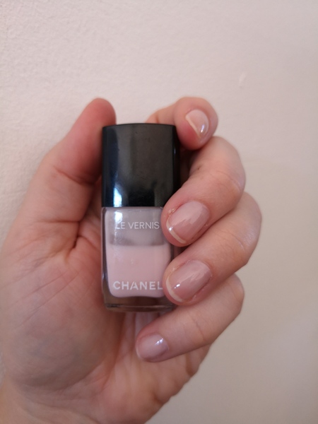 Recommend me a decent nude nail polish
