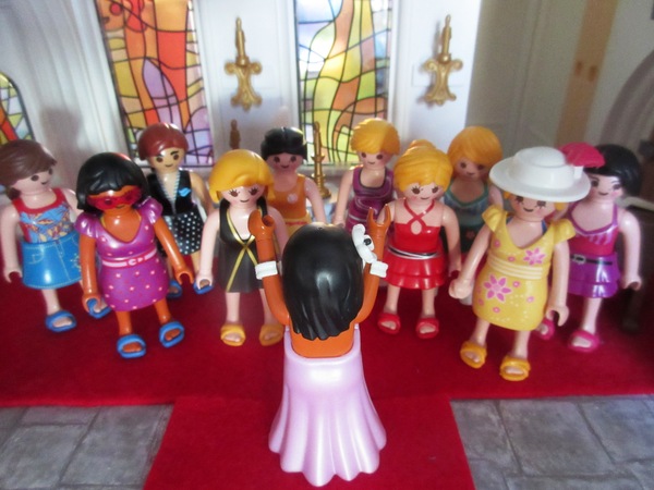 It will be the second Royal Wedding of the year for the Playmobil people in our house...