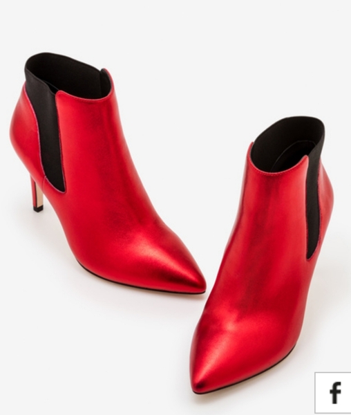 Did you ever buy a fantasy fashion item which doesn't fit in with your lifestyle? (Having a Cinderella moment :-))