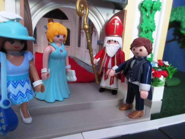It will be the second Royal Wedding of the year for the Playmobil people in our house...