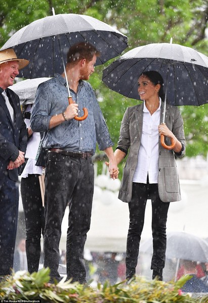 Royal Style and Gossip: The Sussexes Down Under; Meghan is glowing