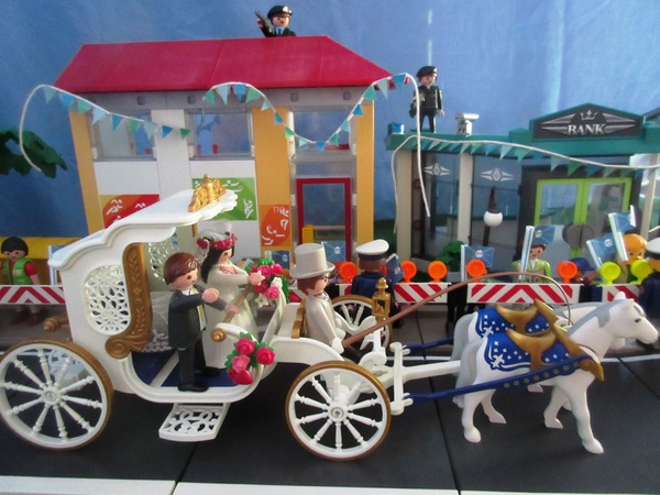 It will be the second Royal Wedding of the year for the Playmobil people in our house...