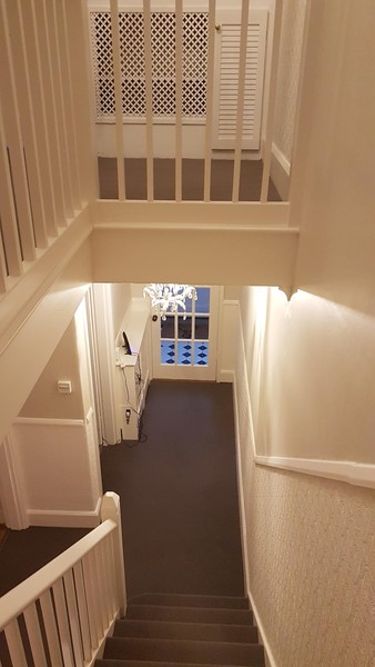 Please recommend me a paint colour for my Edwardian hallway