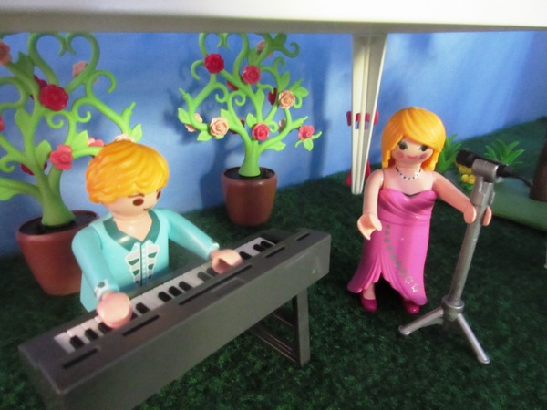 It will be the second Royal Wedding of the year for the Playmobil people in our house...