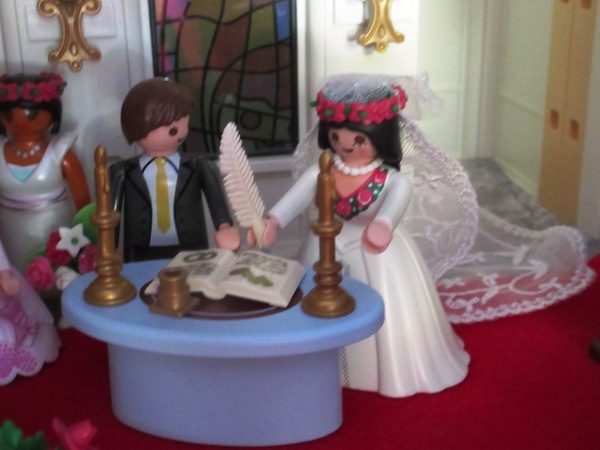 It will be the second Royal Wedding of the year for the Playmobil people in our house...
