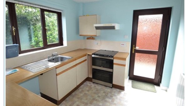 Tarting up a dated kitchen