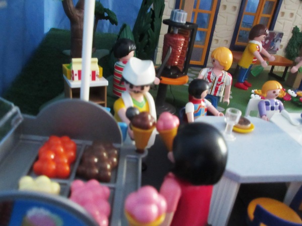 It will be the second Royal Wedding of the year for the Playmobil people in our house...