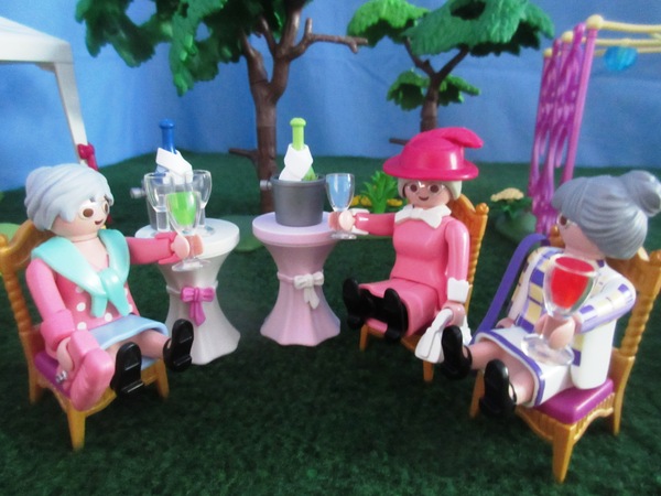 It will be the second Royal Wedding of the year for the Playmobil people in our house...