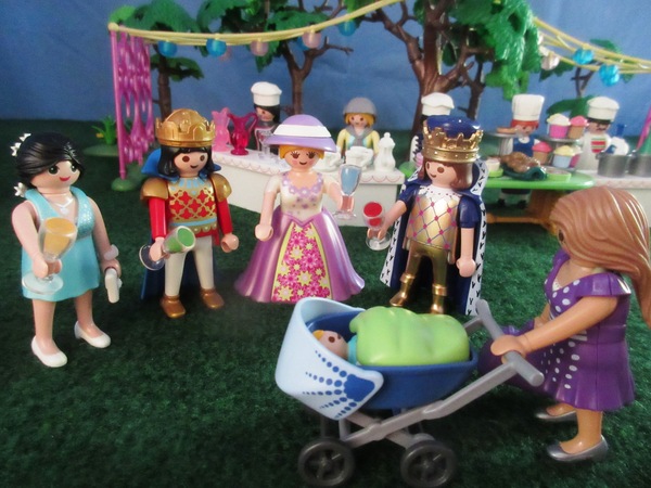 It will be the second Royal Wedding of the year for the Playmobil people in our house...