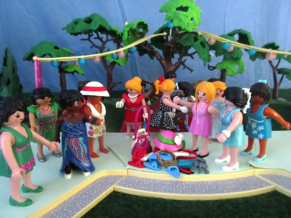 It will be the second Royal Wedding of the year for the Playmobil people in our house...