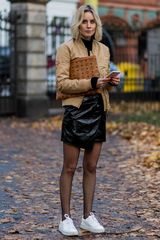 What tights with white trainers?