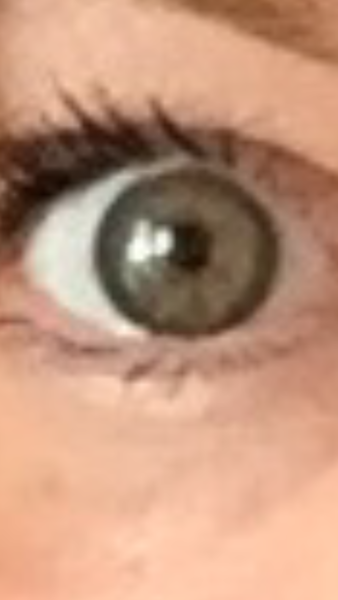 Are my eyes green?