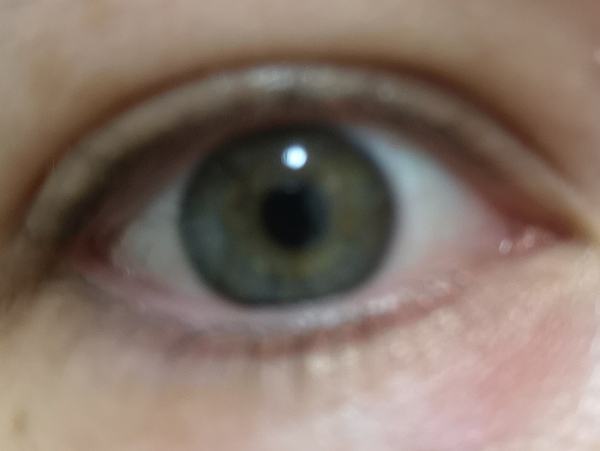 Are my eyes green?