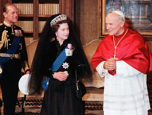 Royal style and gossip: tiaras galore and more!