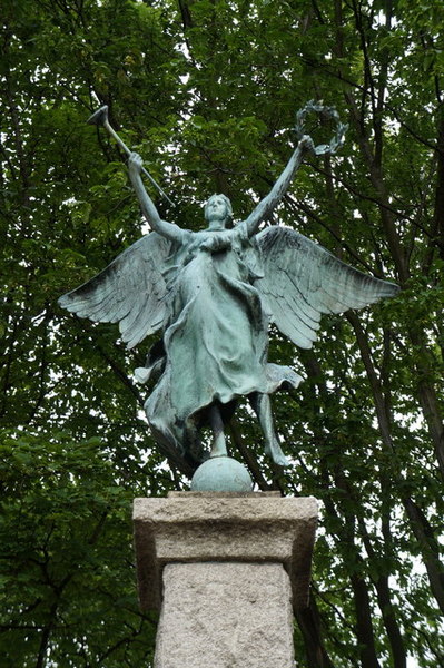 Anyone from Pontefract? Where is this angel? (With artistic interpretation from dd)