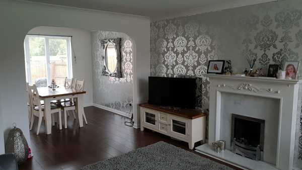 Using paint to zone two spaces (kitchen diner/living area)