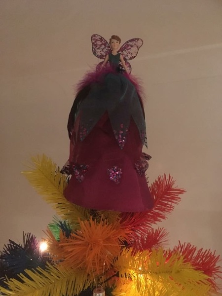 Can I see your tree toppers please?