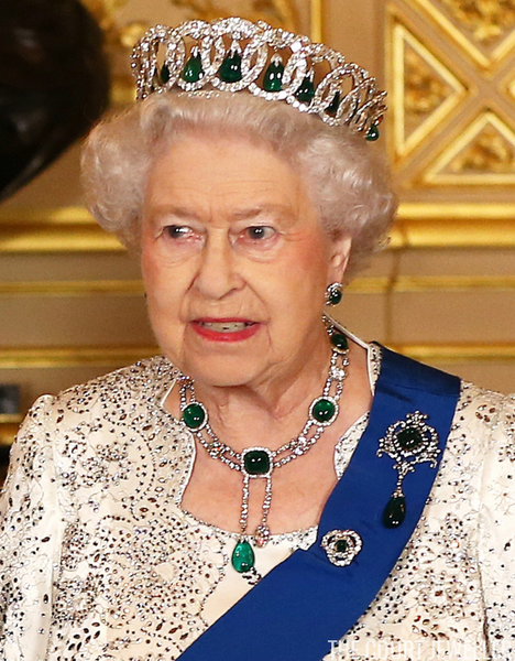 Royal style and gossip: tiaras galore and more!