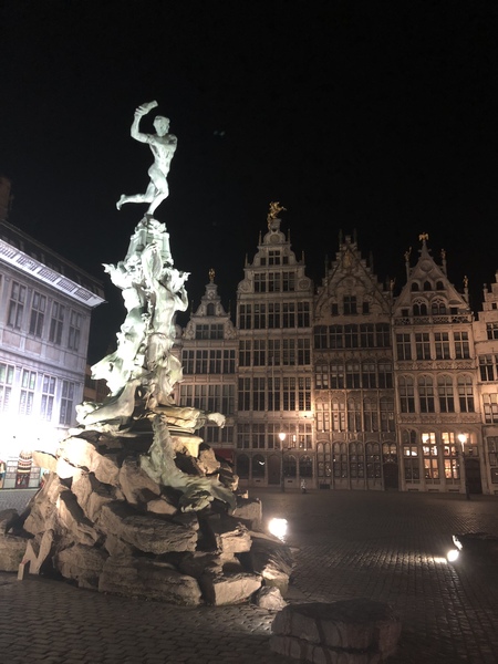 Les Parisiennes de Mamansnet: Orangutans in Paris make for poor gondoliers